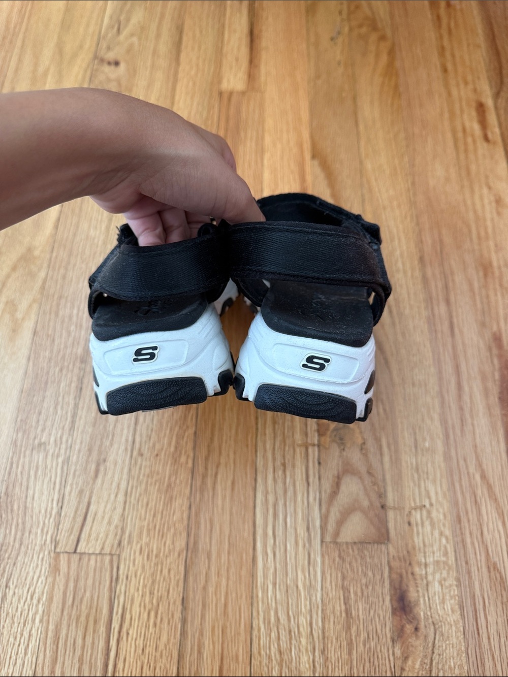 Skechers D’Lites Sandal - Picture 5 of 5